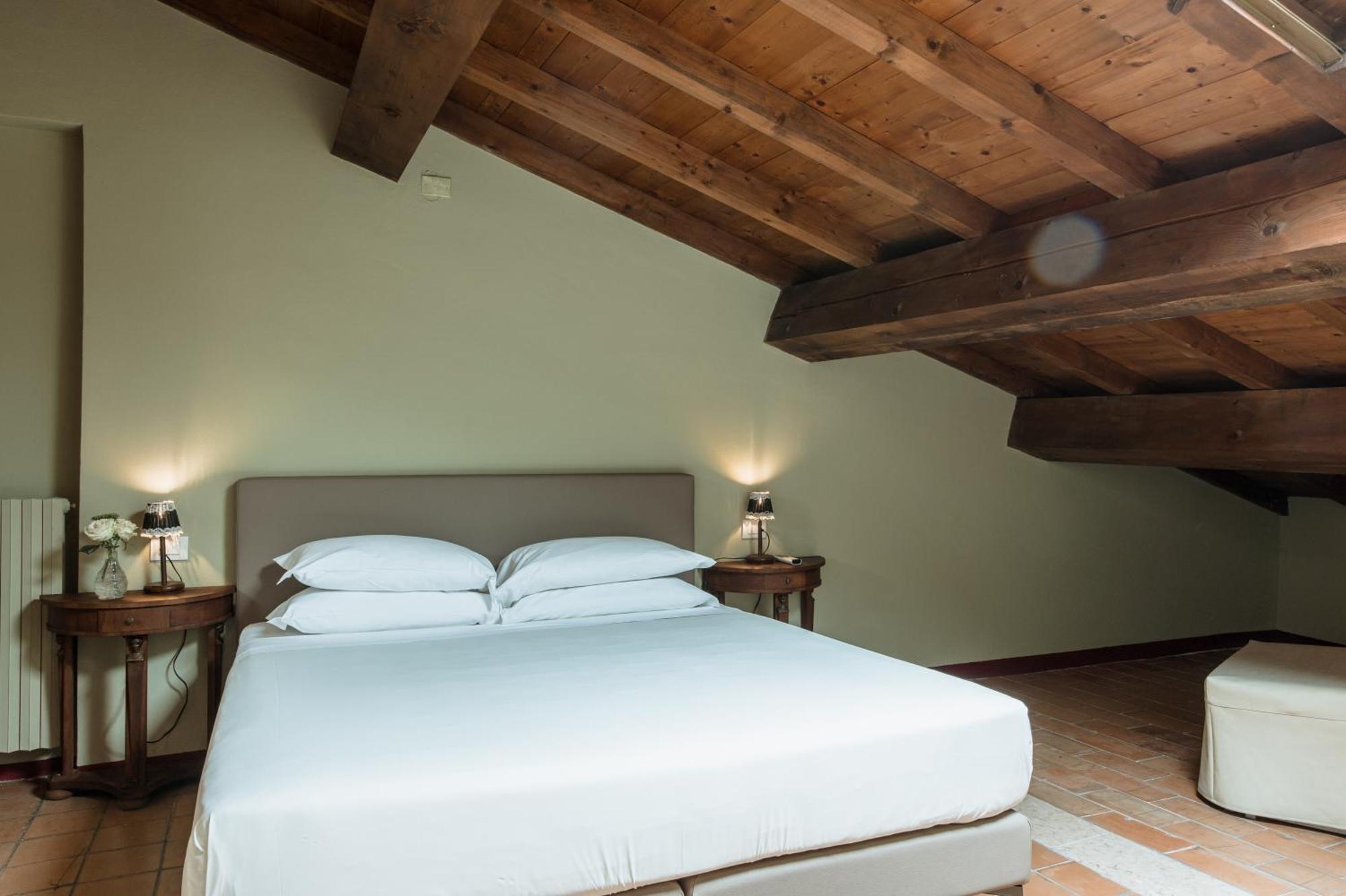 Osteria Luxury Apartments Peschiera del Garda Luaran gambar