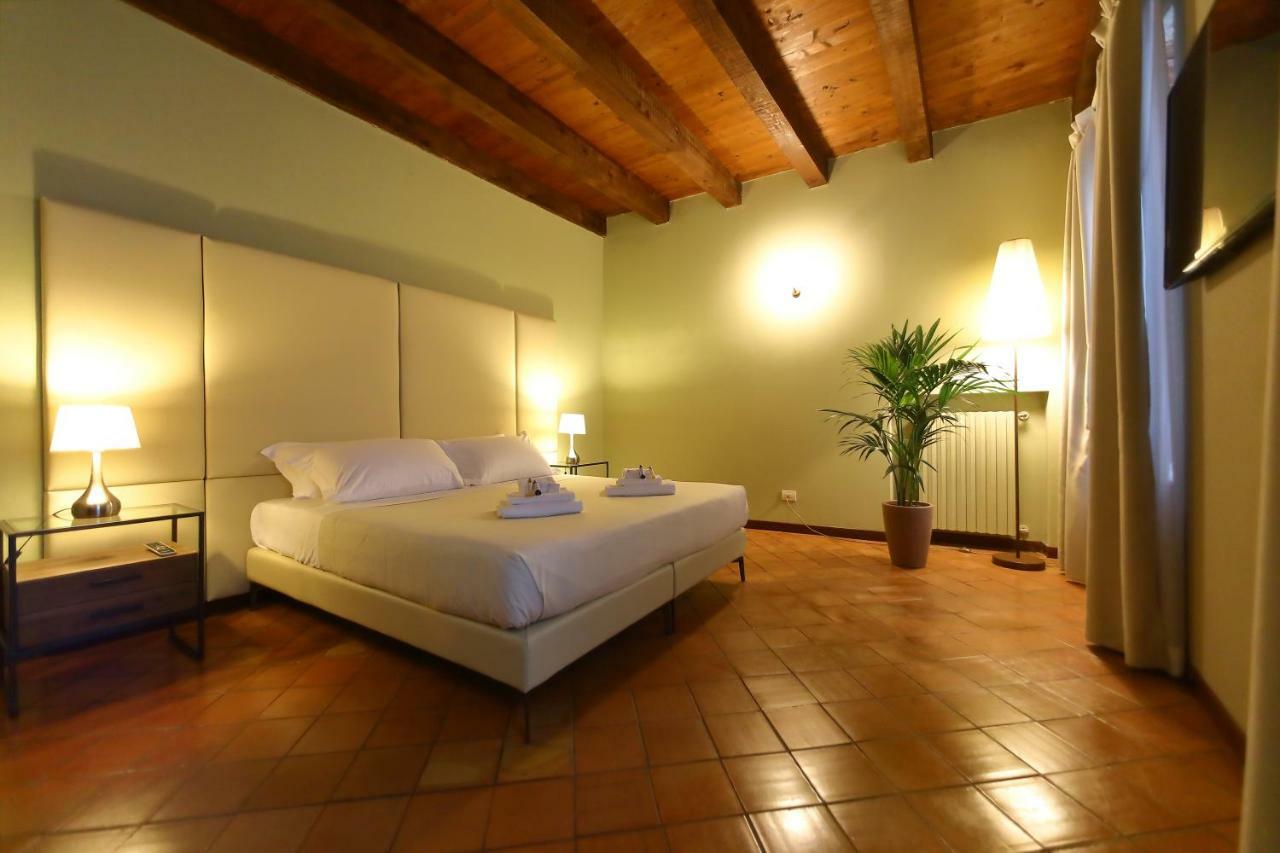 Osteria Luxury Apartments Peschiera del Garda Luaran gambar